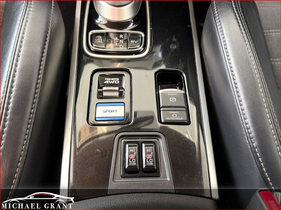 2018 Mitsubishi Outlander - image 26