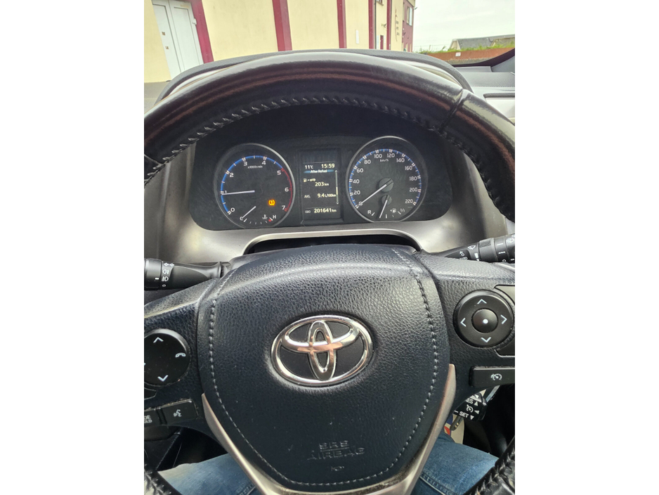 2016 Toyota Rav4 - image 8