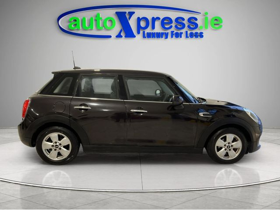 2016 MINI Cooper 1.2 Automatic, Reversing camera €13,895
