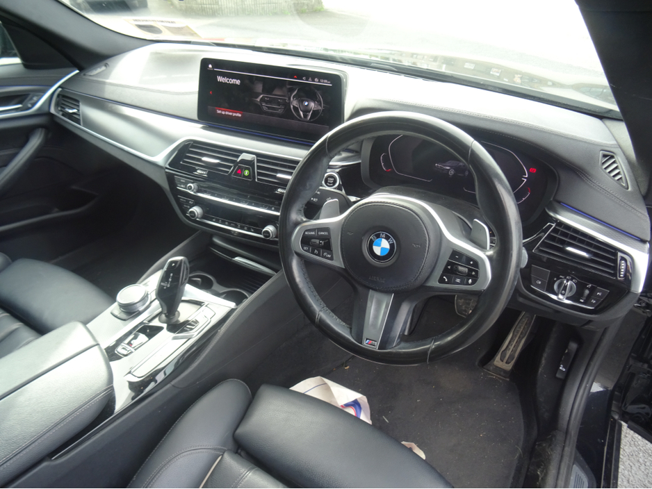 2021 BMW 5 Series - image 10