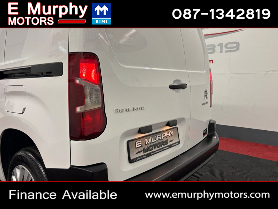 2022 Citroen Berlingo - image 25