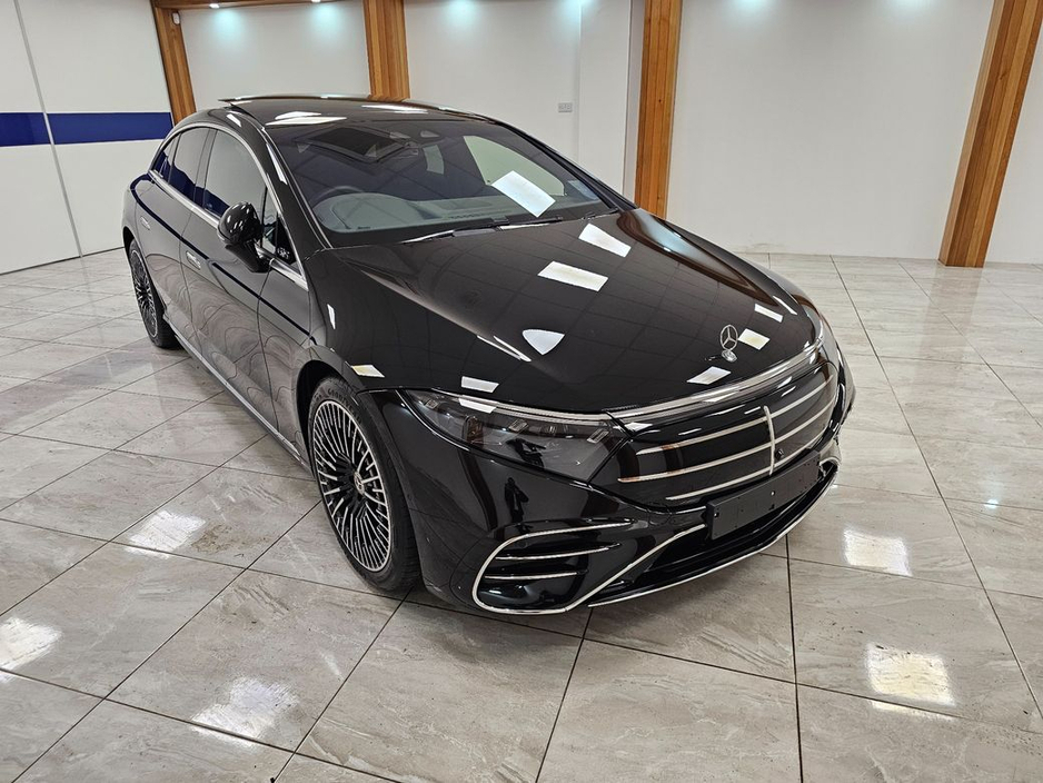 2025 Mercedes-Benz EQS - image 7