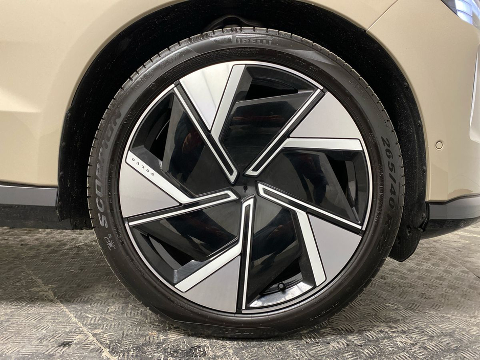 2026 Volvo EX90 - image 6