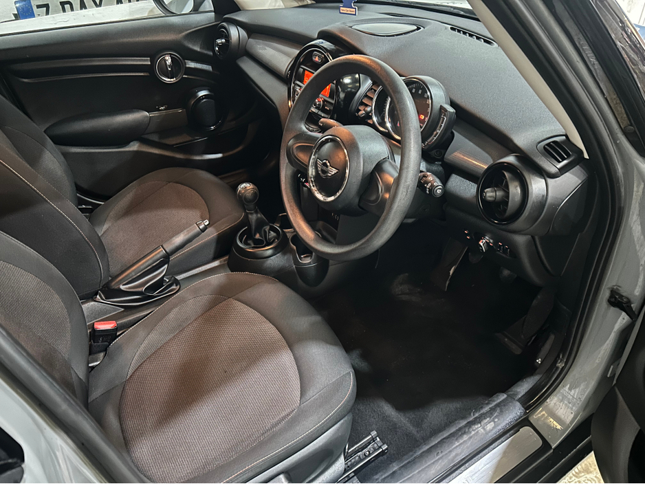2018 MINI Hatch - image 10