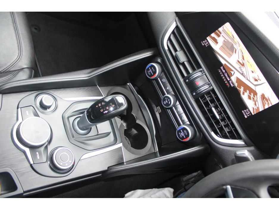 2017 Alfa Romeo Giulia 2.0L 200BHP SUPER LUXURY 4DR AUTO €22,500