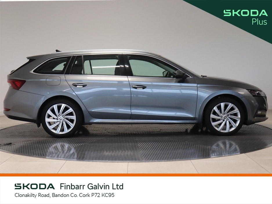 2022 Skoda Octavia - image 11