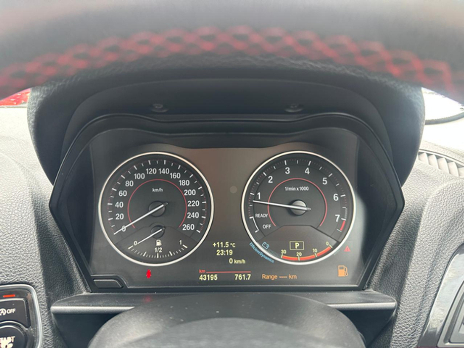 2014 BMW 1 Series - image 5