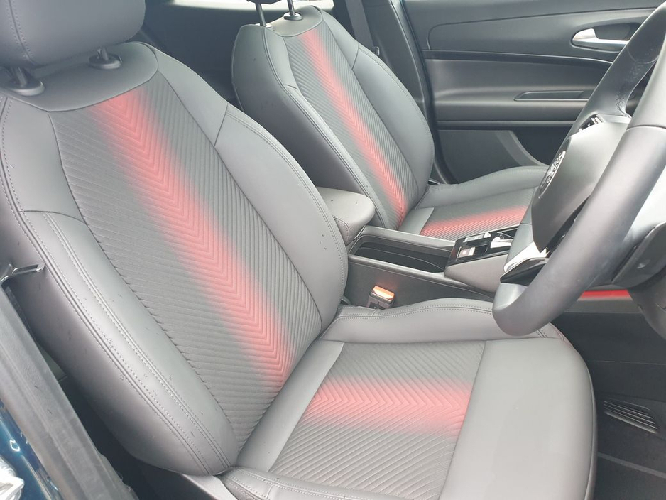 2025 Alfa Romeo Junior Ibrida 1.2(136bhp) MHEV, Premium+Tech+Sunroof+18" Alloys €39,995