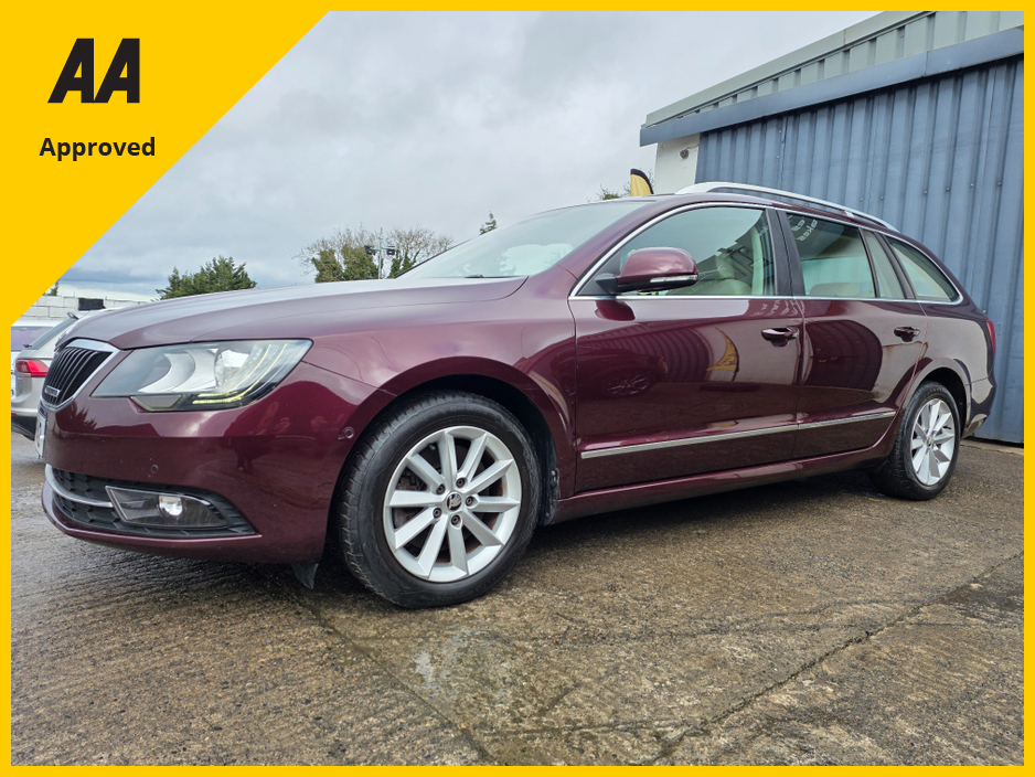 2014 Skoda Superb - image 3