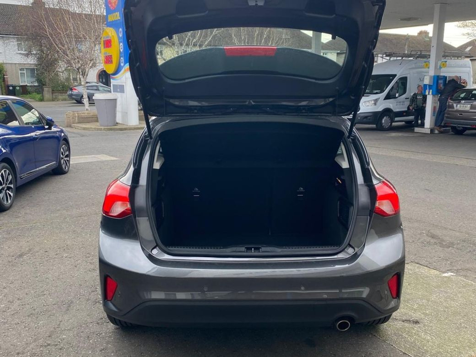2021 Ford Focus - image 8