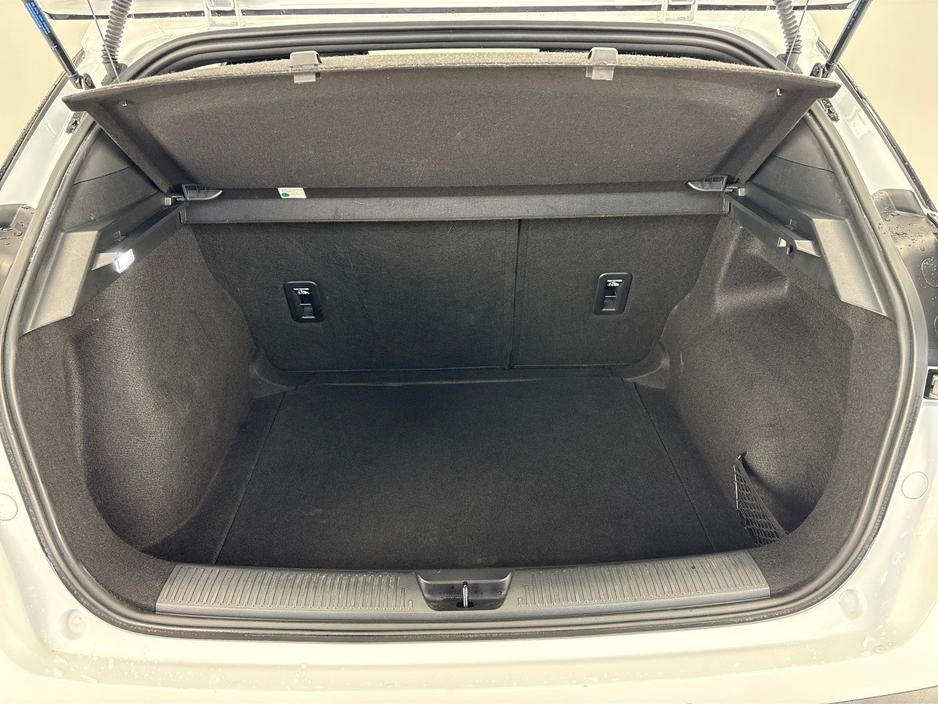 2025 MG 4 EXCITE LR**DIGITAL DASH**MULTIFUNCTIONAL STEERING WHEEL**APPLE CARPLAY ANDROID AUTO**REVERSE CAMERA**KEYLESS START**AIR CONDITIONING**CRUISE CONTROL**BLACK CLOTH INTERIOR**FINANCE AVAILABLE** €25,495