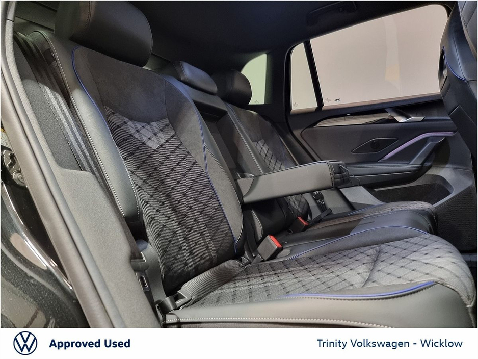 2025 Volkswagen Tiguan - image 31