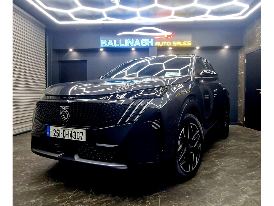 2025 Peugeot 3008 1.2 MHEV PureTech 136bhp eDCS6 Allure €35,950