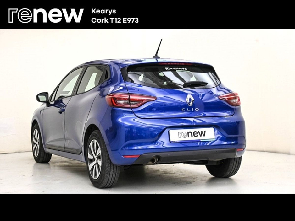 2022 Renault Clio - image 3