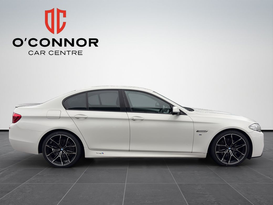 2016 BMW 5 Series - image 7