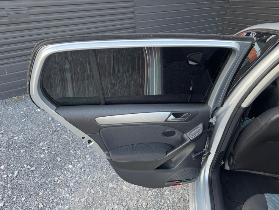 2012 Volkswagen Golf - image 18