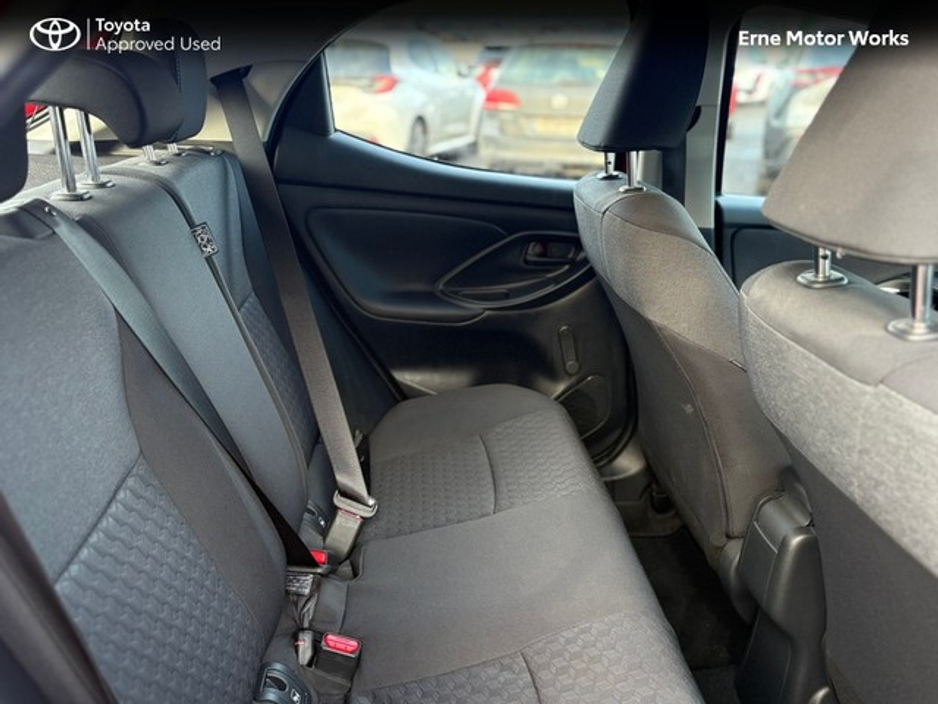 2023 Toyota Yaris 1.5 HYBRID LUNA 4DR AUTO €23,950