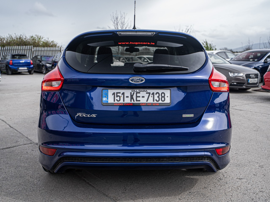 2015 Ford Focus - image 14