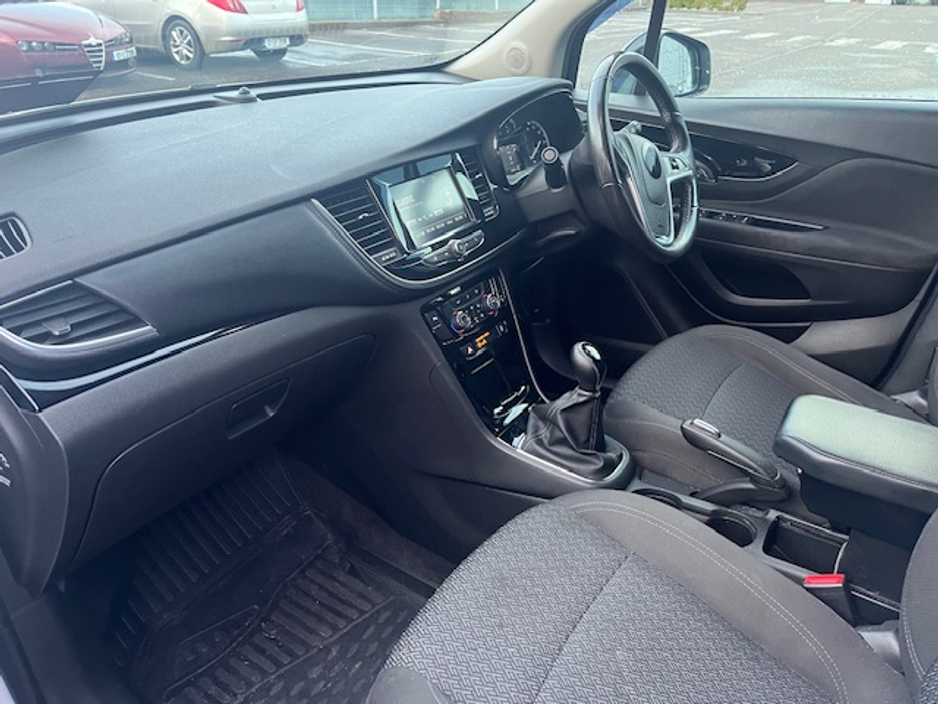 2018 Vauxhall Mokka - image 11