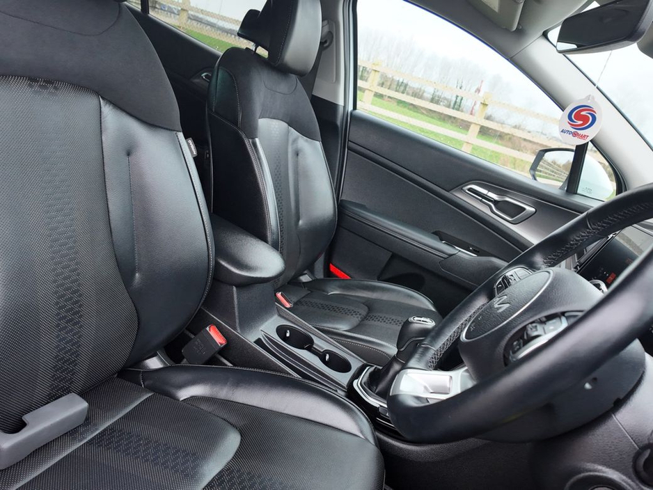 2024 Kia Sportage - image 10