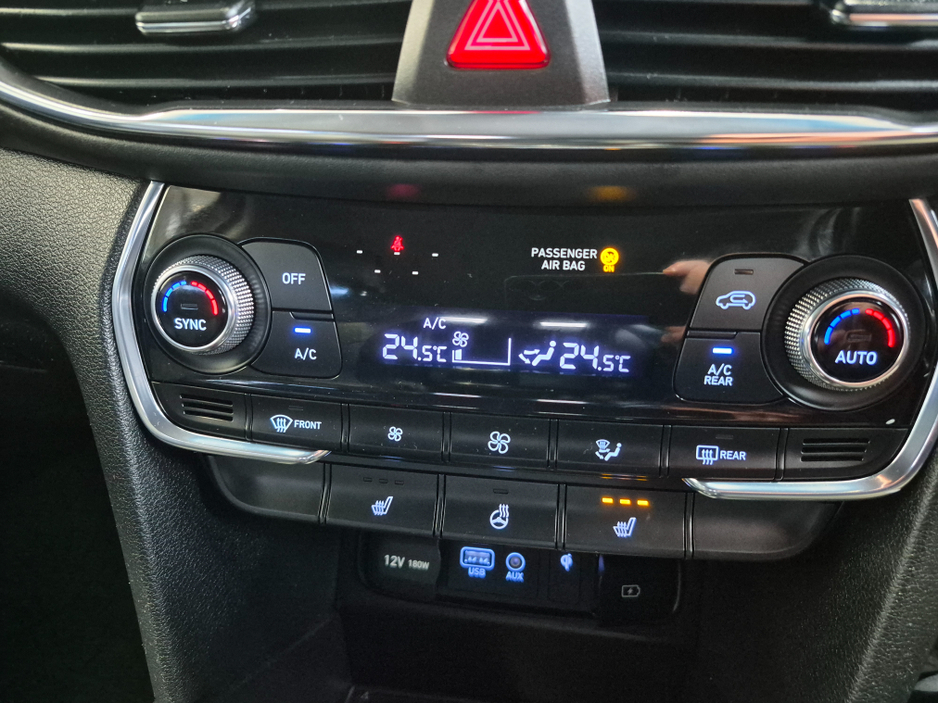 2020 Hyundai Santa Fe - image 14