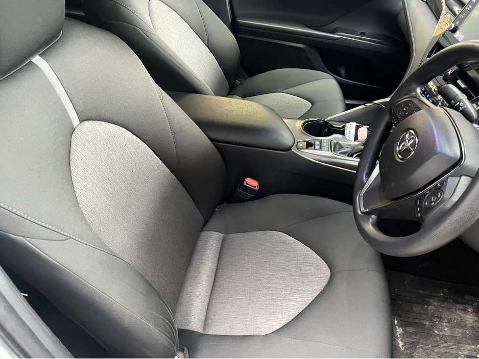 2023 Toyota Camry - image 7