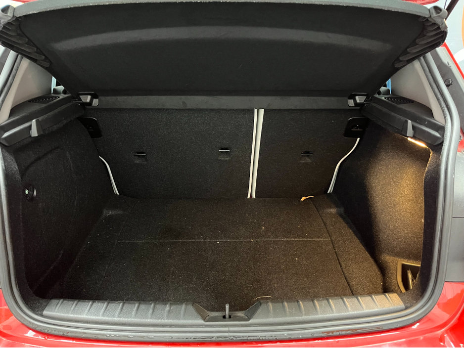 2017 BMW 1 Series - image 8