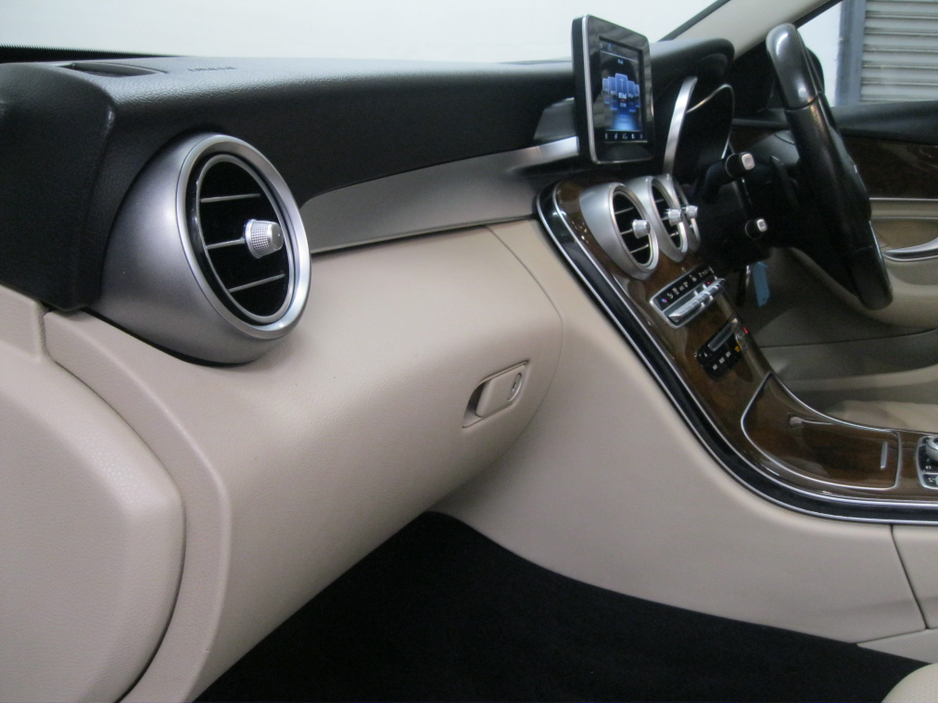 2017 Mercedes-Benz C Class 180 D AVANTGARDE AUTO 4DR €15,950