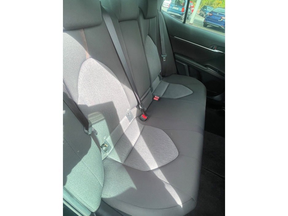 2018 Toyota Camry - image 11