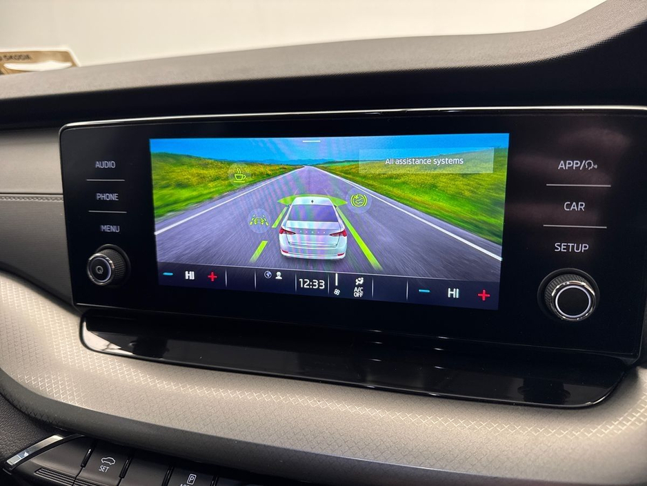 2023 Skoda Octavia - image 19