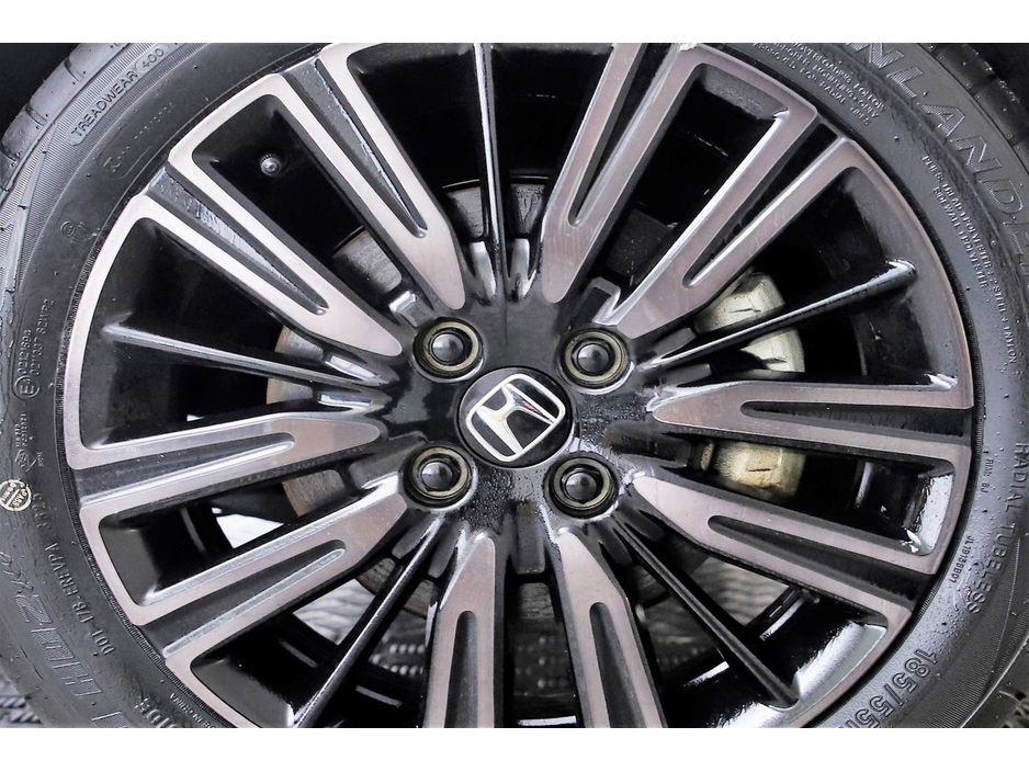 2021 Honda Fit - image 28