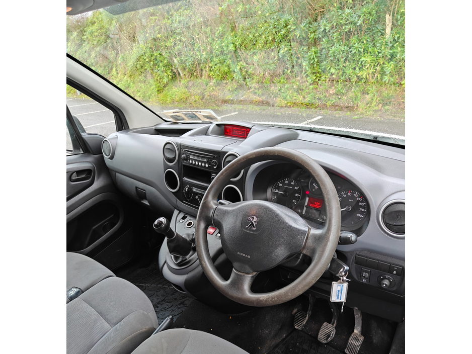 2016 Peugeot Partner - image 7