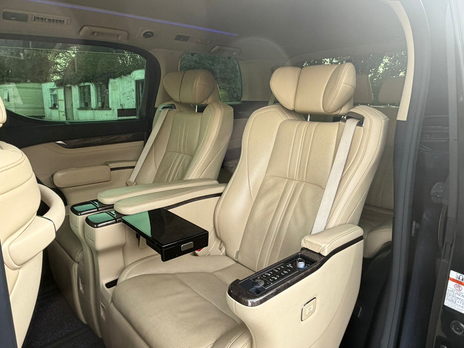 2021 Toyota Alphard - image 19