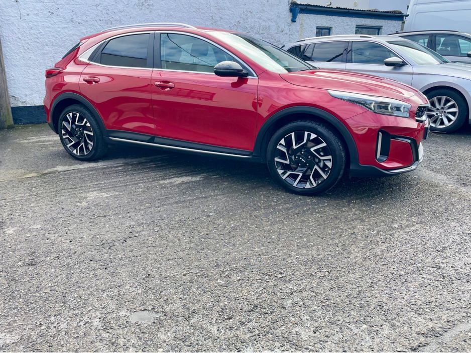 2023 Kia XCeed - image 3