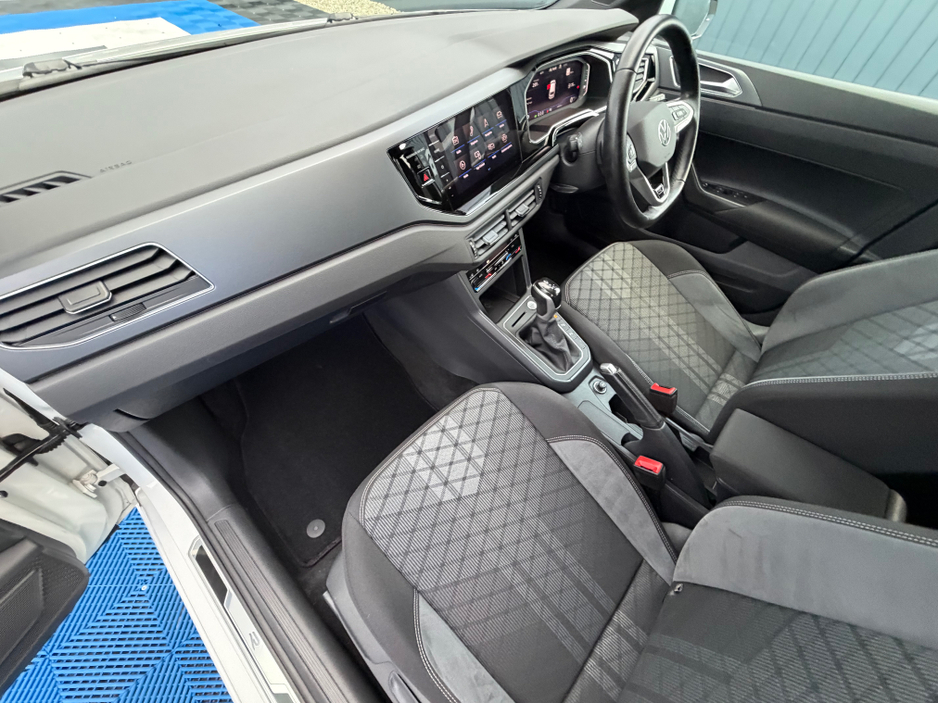 2022 Volkswagen Polo - image 44