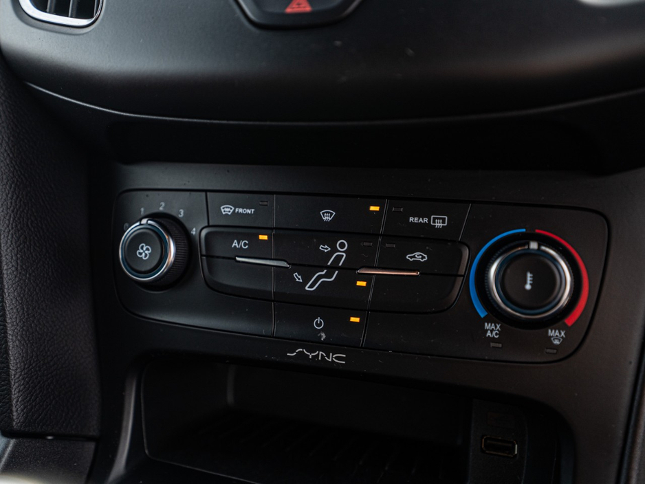 2017 Ford Focus - image 22