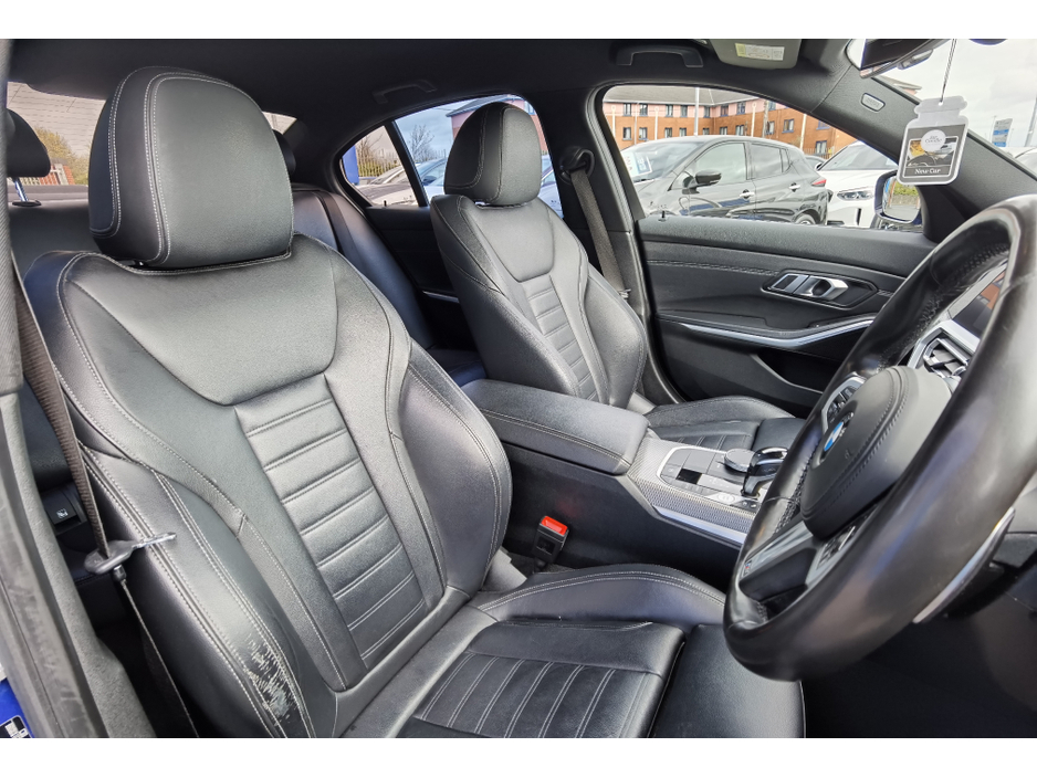2019 BMW 3 Series - image 9