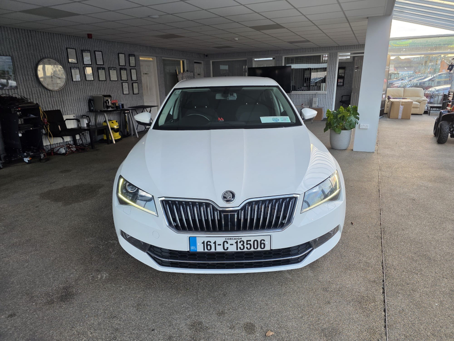 2016 Skoda Superb - image 7