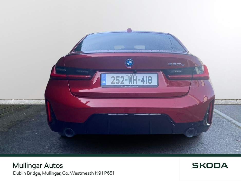 2025 BMW 3 Series - image 14