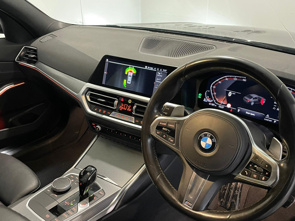 2021 BMW 3 Series - image 10