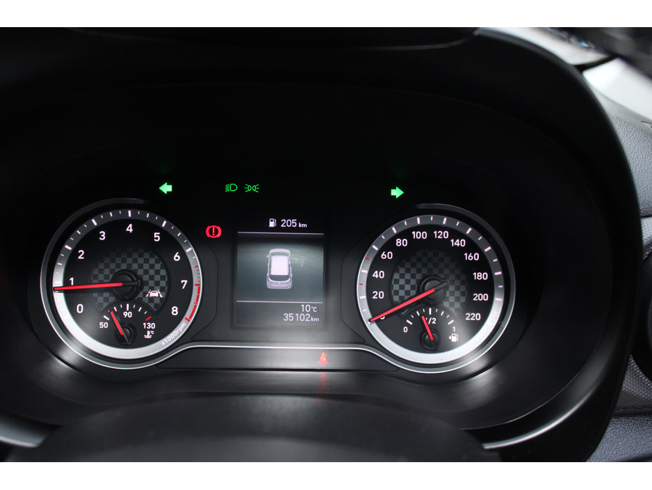 2022 Hyundai i10 - image 14