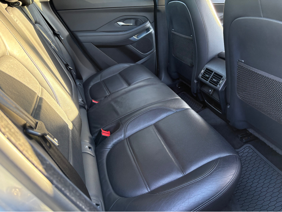 2019 Jaguar E-Pace - image 17