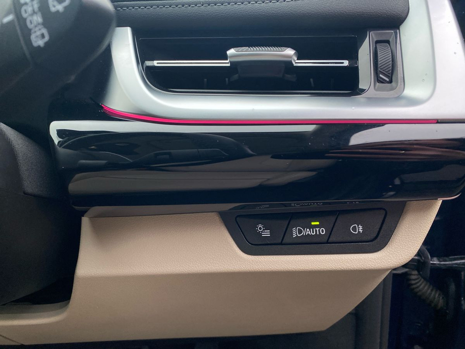 2025 BMW X1 - image 22