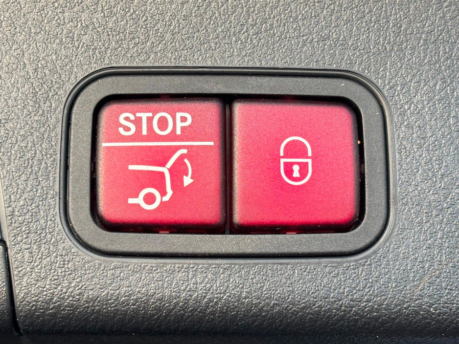 2023 Mercedes-Benz EQB AMG LINE PREMIUM 300 SUNROOF €38,995