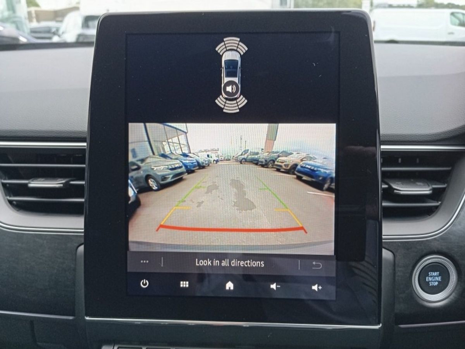 2025 Renault Arkana - image 6