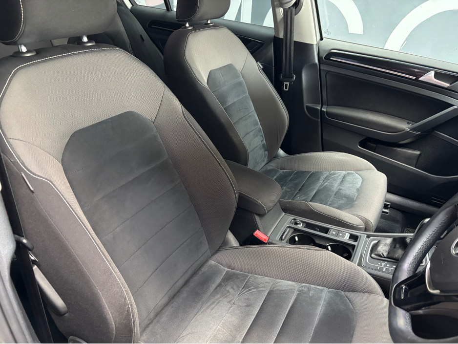 2016 Volkswagen Golf - image 8