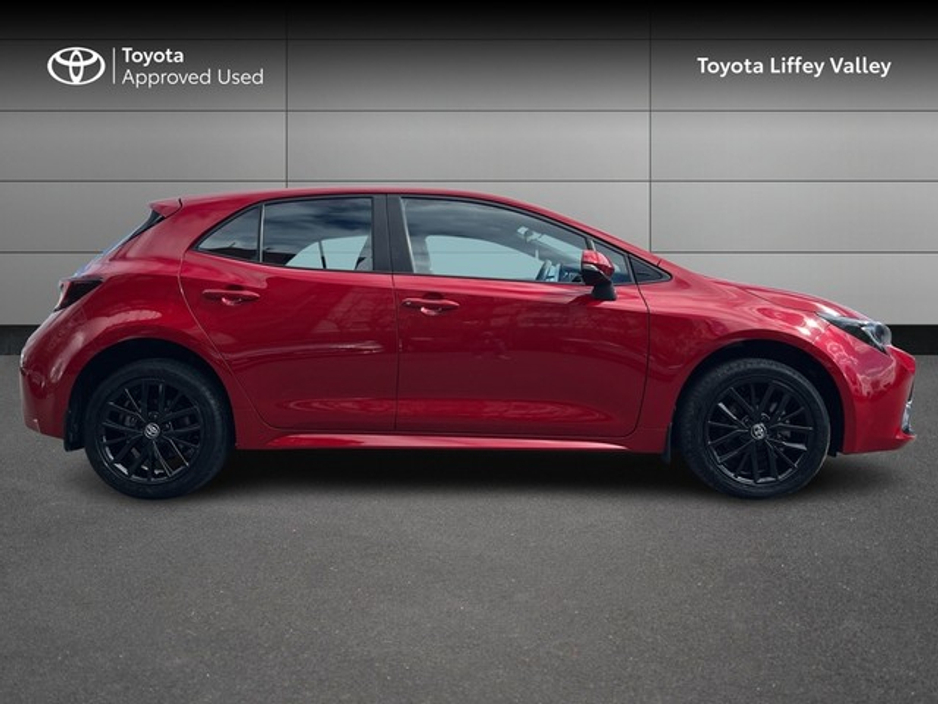 2024 Toyota Corolla - image 3