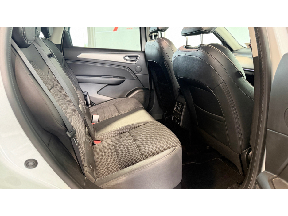 2021 Renault Arkana - image 4