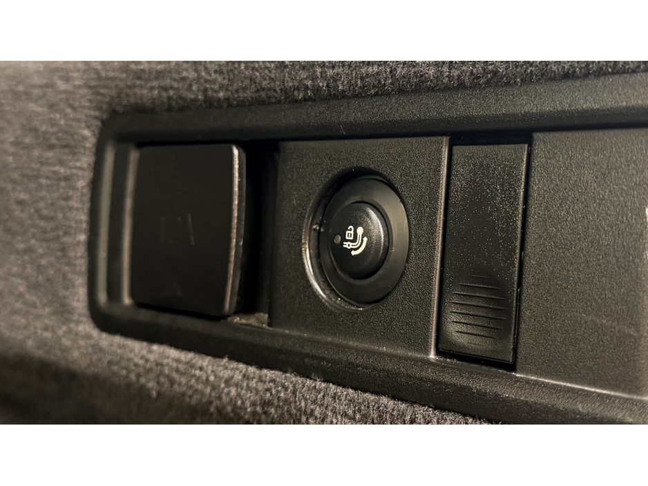 2020 BMW X5 - image 14