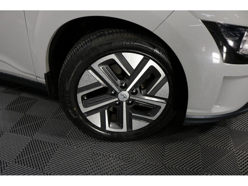 2022 Hyundai Kona ELECTRIC PREMIUM 64 kWh EV €20,995